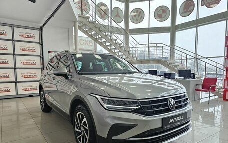 Volkswagen Tiguan II, 2020 год, 2 639 000 рублей, 5 фотография