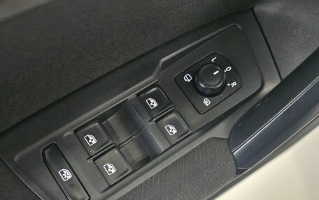 Volkswagen Tiguan II, 2020 год, 2 639 000 рублей, 15 фотография