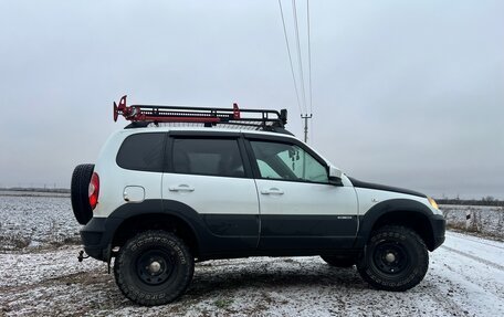 Chevrolet Niva I рестайлинг, 2018 год, 900 000 рублей, 5 фотография