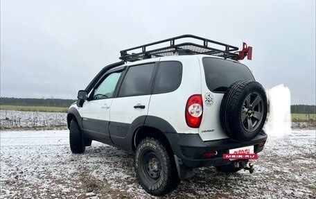 Chevrolet Niva I рестайлинг, 2018 год, 900 000 рублей, 3 фотография