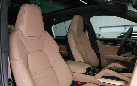 Porsche Cayenne III, 2025 год, 25 286 700 рублей, 2 фотография