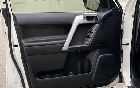 Toyota Land Cruiser Prado 150 рестайлинг 2, 2020 год, 6 700 000 рублей, 9 фотография