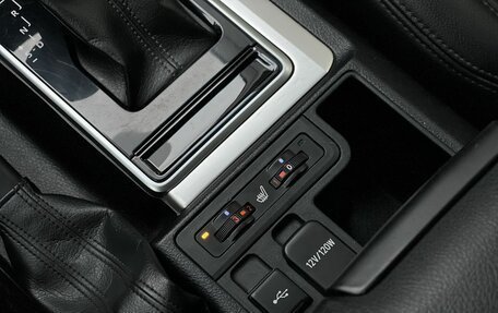 Toyota Land Cruiser Prado 150 рестайлинг 2, 2020 год, 6 700 000 рублей, 20 фотография