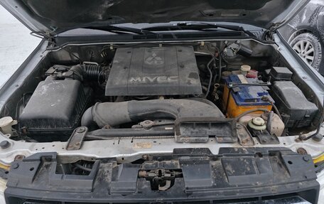 Mitsubishi Pajero IV, 2006 год, 1 199 000 рублей, 9 фотография