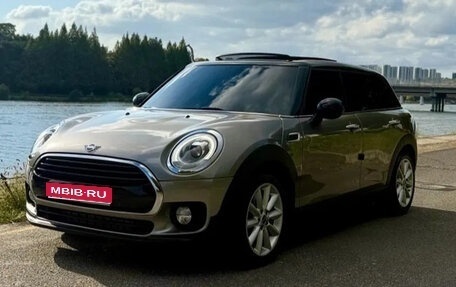 MINI Clubman, 2019 год, 1 620 000 рублей, 1 фотография
