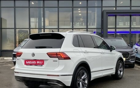 Volkswagen Tiguan II, 2018 год, 3 379 000 рублей, 5 фотография