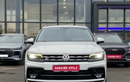 Volkswagen Tiguan II, 2018 год, 3 379 000 рублей, 2 фотография