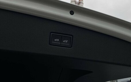 Volkswagen Tiguan II, 2018 год, 3 379 000 рублей, 11 фотография