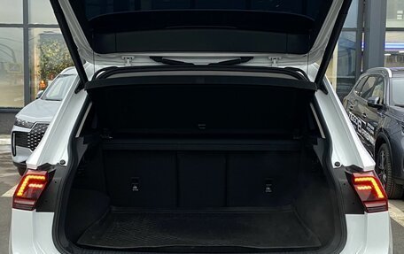 Volkswagen Tiguan II, 2018 год, 3 379 000 рублей, 10 фотография