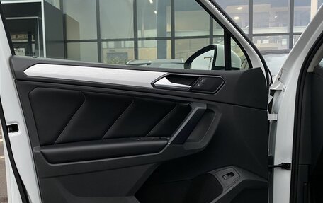 Volkswagen Tiguan II, 2018 год, 3 379 000 рублей, 20 фотография