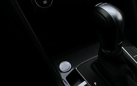 Volkswagen Tiguan II, 2018 год, 3 379 000 рублей, 18 фотография