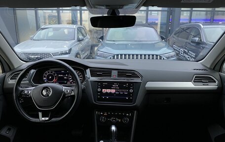 Volkswagen Tiguan II, 2018 год, 3 379 000 рублей, 12 фотография