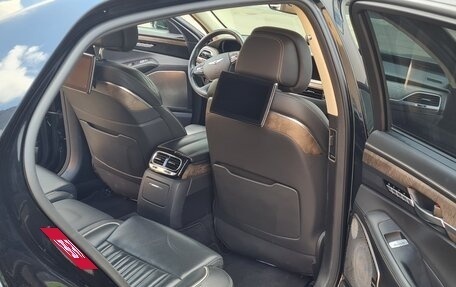 Genesis G90 I рестайлинг, 2019 год, 3 000 000 рублей, 8 фотография