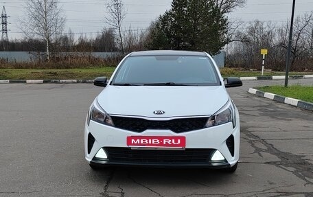 KIA Rio IV, 2020 год, 1 350 000 рублей, 1 фотография