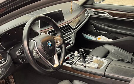 BMW 7 серия, 2017 год, 3 900 000 рублей, 3 фотография