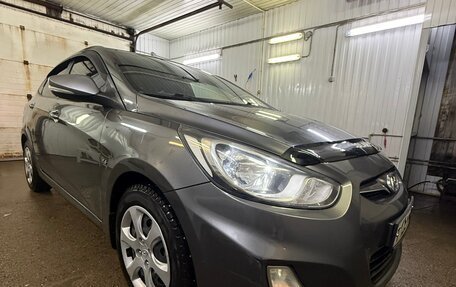 Hyundai Solaris II рестайлинг, 2011 год, 1 000 000 рублей, 5 фотография