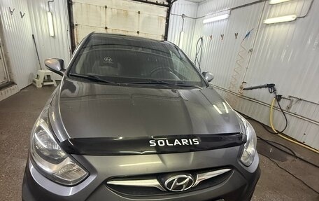 Hyundai Solaris II рестайлинг, 2011 год, 1 000 000 рублей, 11 фотография