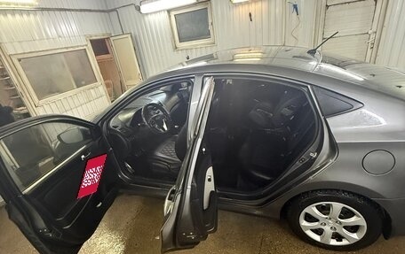 Hyundai Solaris II рестайлинг, 2011 год, 1 000 000 рублей, 19 фотография