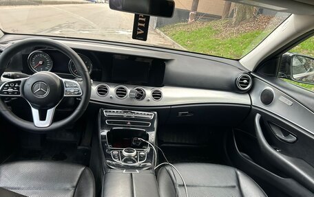 Mercedes-Benz E-Класс, 2019 год, 1 800 000 рублей, 4 фотография