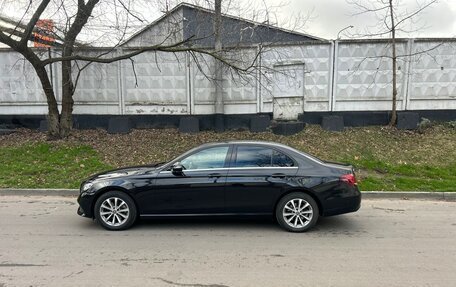 Mercedes-Benz E-Класс, 2019 год, 1 800 000 рублей, 11 фотография