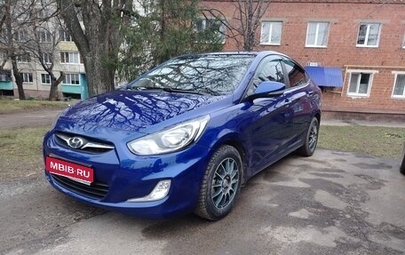 Hyundai Solaris II рестайлинг, 2011 год, 680 000 рублей, 1 фотография