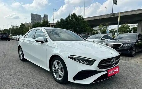 Mercedes-Benz A-Класс, 2023 год, 2 400 000 рублей, 1 фотография