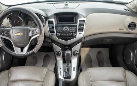 Chevrolet Cruze II, 2010 год, 739 000 рублей, 9 фотография