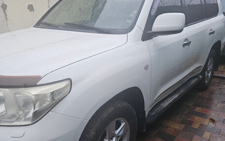 Toyota Land Cruiser 200, 2010 год, 2 900 000 рублей, 2 фотография