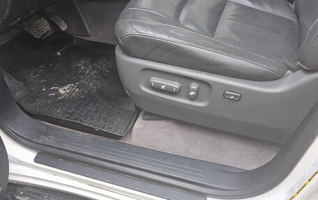 Toyota Land Cruiser 200, 2010 год, 2 900 000 рублей, 12 фотография