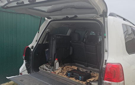 Toyota Land Cruiser 200, 2010 год, 2 900 000 рублей, 7 фотография