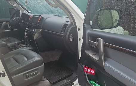 Toyota Land Cruiser 200, 2010 год, 2 900 000 рублей, 9 фотография