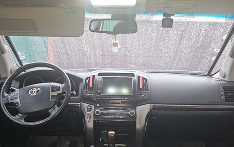 Toyota Land Cruiser 200, 2010 год, 2 900 000 рублей, 14 фотография