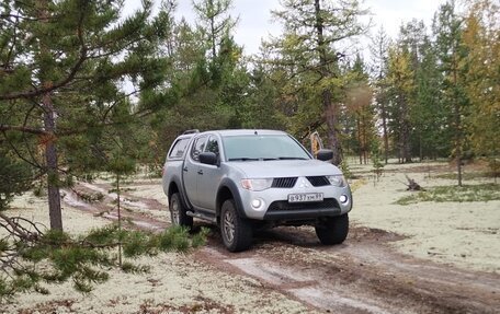 Mitsubishi L200 IV рестайлинг, 2007 год, 900 000 рублей, 3 фотография