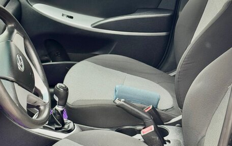 Hyundai Solaris II рестайлинг, 2011 год, 650 000 рублей, 9 фотография