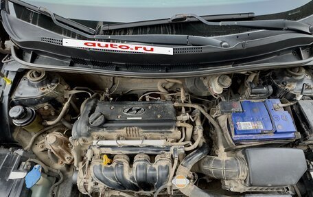 Hyundai Solaris II рестайлинг, 2011 год, 650 000 рублей, 21 фотография