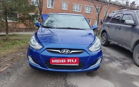 Hyundai Solaris II рестайлинг, 2011 год, 680 000 рублей, 3 фотография