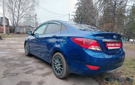 Hyundai Solaris II рестайлинг, 2011 год, 680 000 рублей, 2 фотография