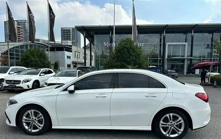 Mercedes-Benz A-Класс, 2023 год, 2 400 000 рублей, 4 фотография