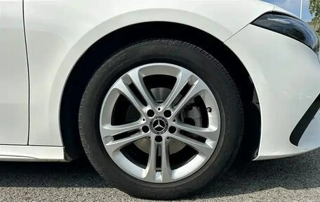 Mercedes-Benz A-Класс, 2023 год, 2 400 000 рублей, 18 фотография