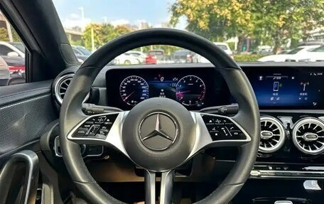 Mercedes-Benz A-Класс, 2023 год, 2 400 000 рублей, 16 фотография