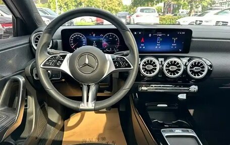 Mercedes-Benz A-Класс, 2023 год, 2 400 000 рублей, 15 фотография