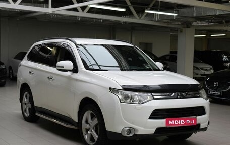 Mitsubishi Outlander III рестайлинг 3, 2013 год, 1 290 000 рублей, 1 фотография