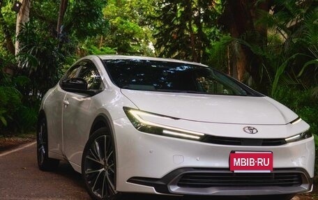 Toyota Prius IV XW50, 2024 год, 2 500 000 рублей, 2 фотография