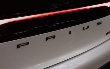 Toyota Prius IV XW50, 2024 год, 2 500 000 рублей, 12 фотография