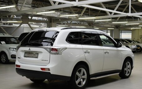 Mitsubishi Outlander III рестайлинг 3, 2013 год, 1 290 000 рублей, 7 фотография