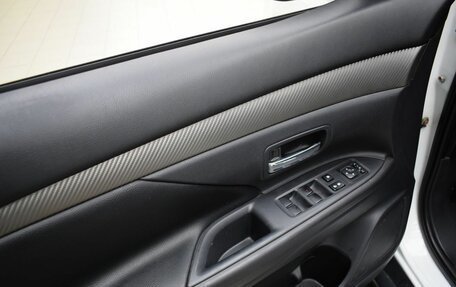 Mitsubishi Outlander III рестайлинг 3, 2013 год, 1 290 000 рублей, 12 фотография