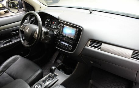 Mitsubishi Outlander III рестайлинг 3, 2013 год, 1 290 000 рублей, 14 фотография