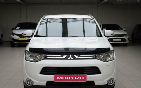 Mitsubishi Outlander III рестайлинг 3, 2013 год, 1 290 000 рублей, 2 фотография