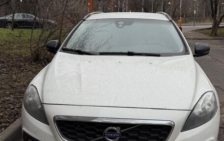 Volvo V40 II рестайлинг, 2013 год, 920 000 рублей, 1 фотография