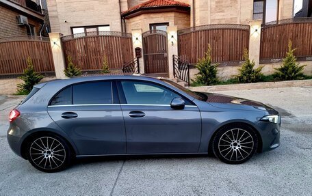 Mercedes-Benz A-Класс, 2018 год, 1 950 000 рублей, 4 фотография